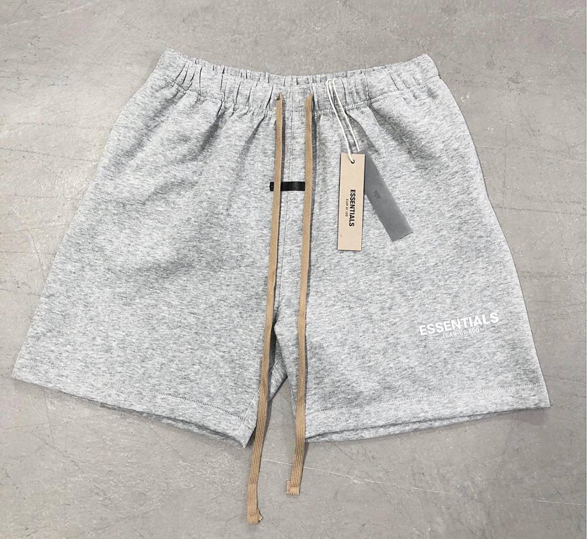 ESSENTIALS —-> 11€ ✨