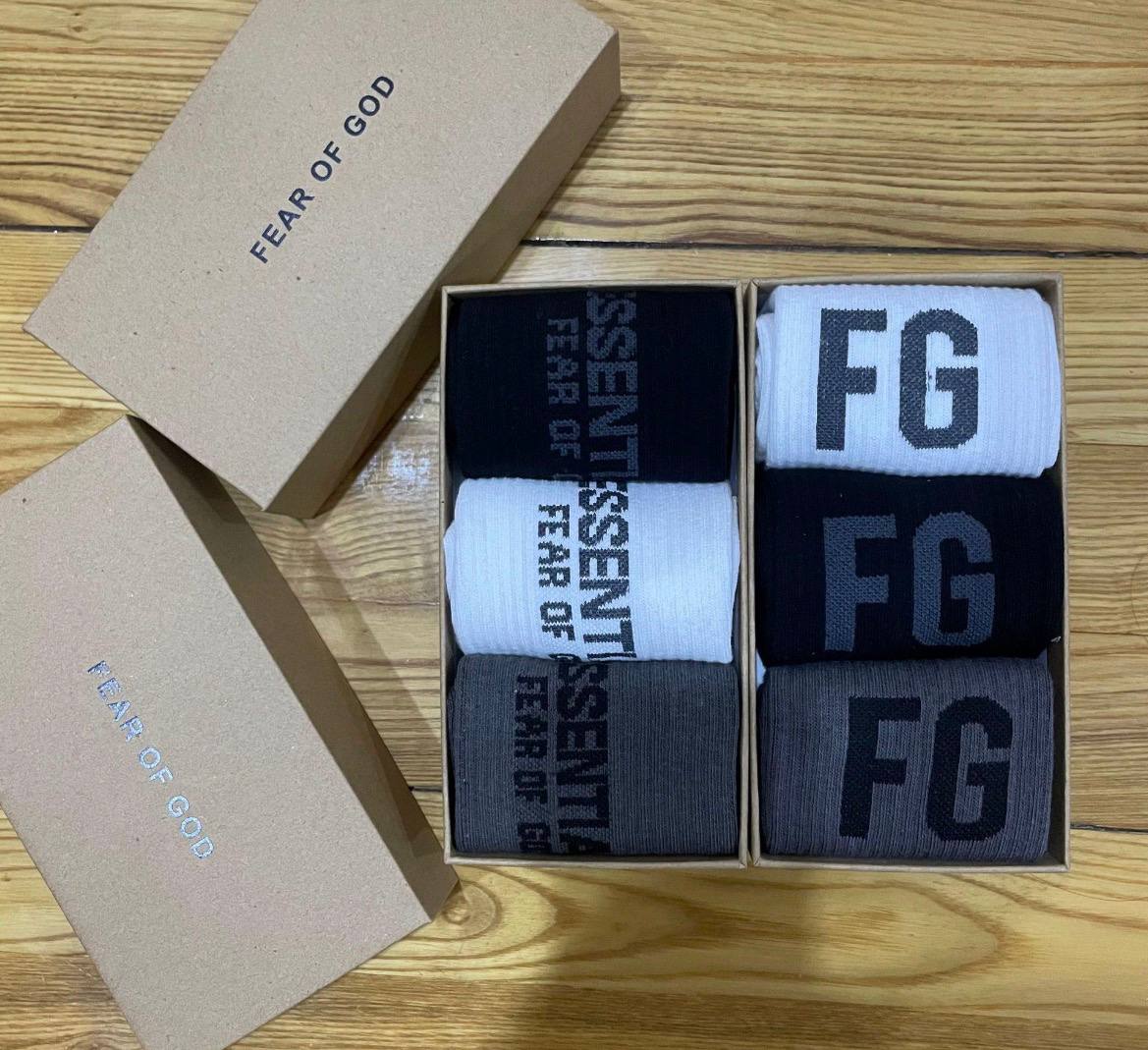 ESSENTIALS (pack 3) —-> 8€ ✨