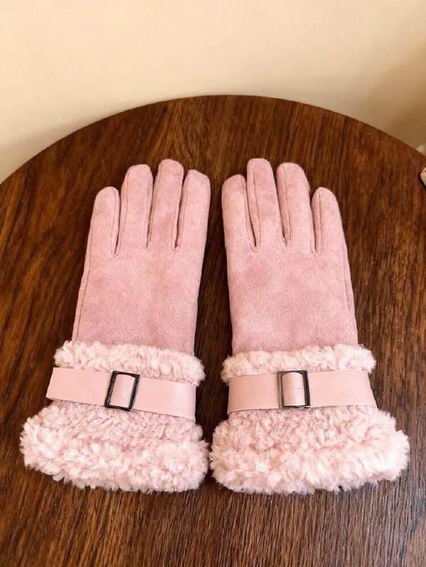 GUANTES UGG. ✨💫. 12€ ✨
