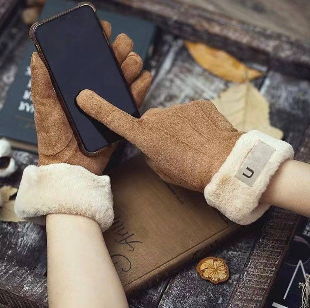Guantes de invierno UGG ✨💫. 4€ ✨