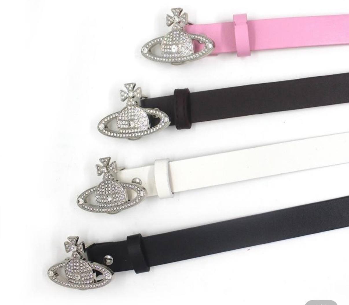 Cinturón Vivienne W en varios colores ✨