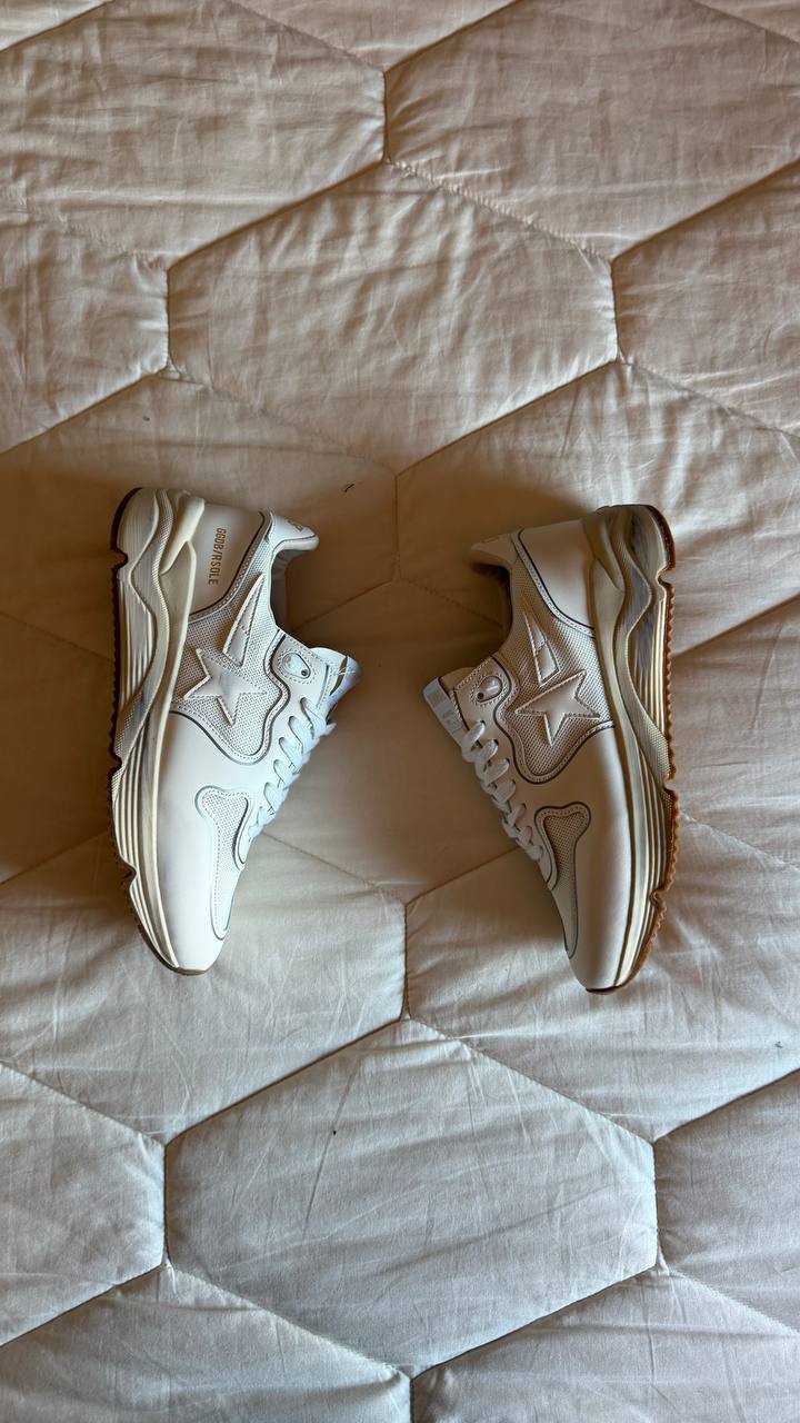 Golden goose running ✨