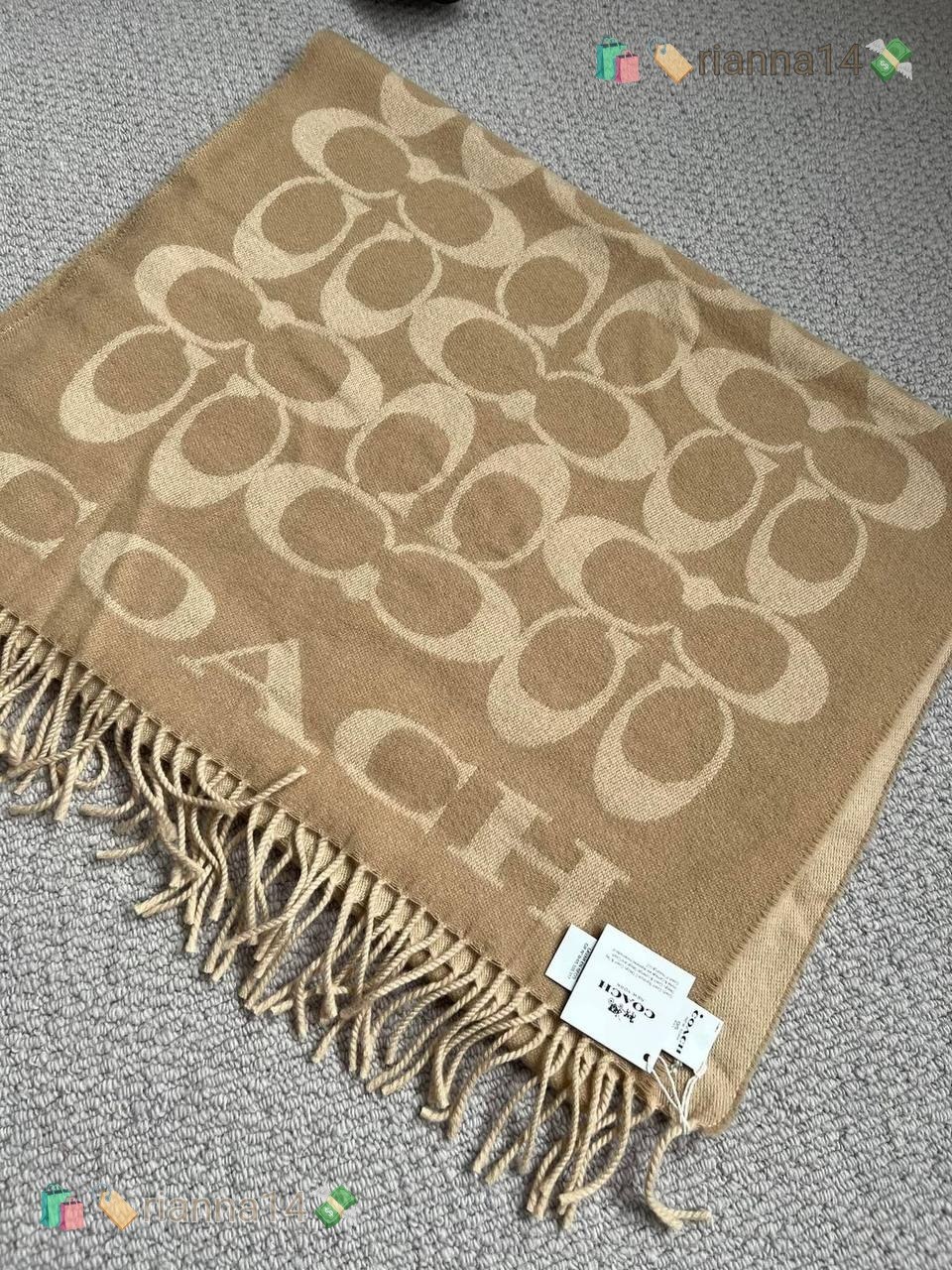Coach - Scarf ✨